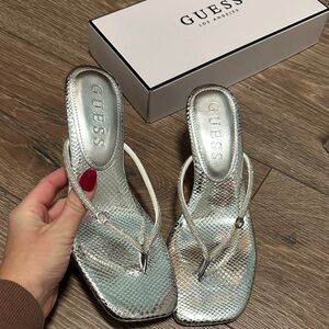 GUESS Metallic Silver Snake-Texture Thong Sandals